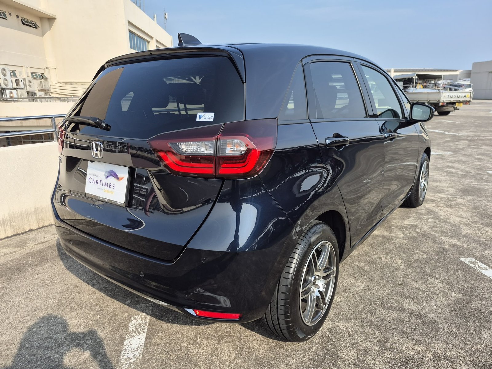 Honda Fit 1.3 Basic Sensing photo 2